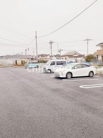 メゾンドソレイユ上大島の駐車場|当社、チルホームのHPもご覧ください(^^)/物件情報多数♪