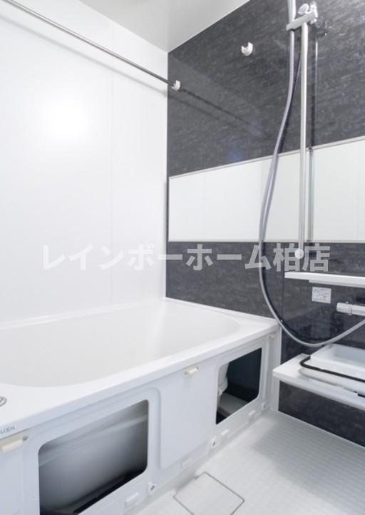仲介手数料（賃料の1.10ヵ月）の50％OFF対象物件！の浴室|落ち着いた空間のお風呂です