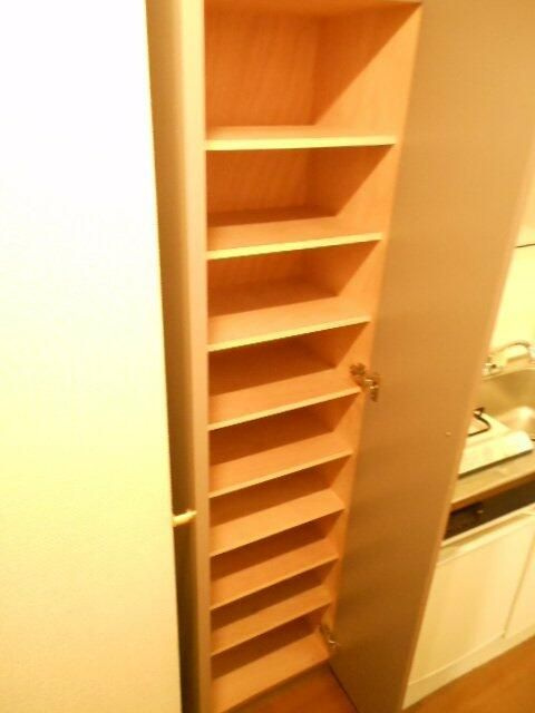 ガラ・ステージ目白の収納