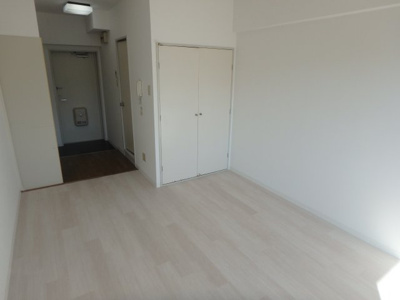 【居間・リビング】 | アイビーコートⅡ | ゆったりとした居間です