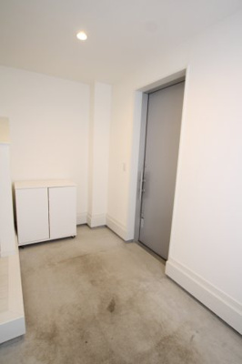 【玄関】 | Casa Bianco | ※同建物ほかのお部屋の写真です。