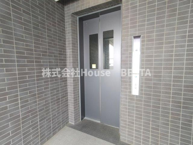 アーバネックスみなと元町のロビー