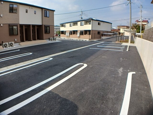 プラシードヒル　Ⅹの駐車場