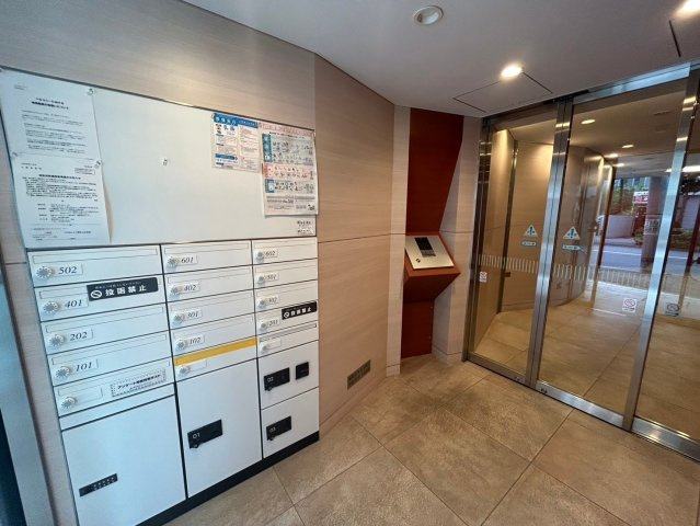 【エントランス】