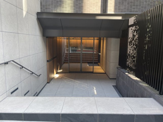 【エントランス】