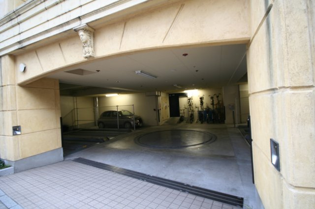 【駐車場】