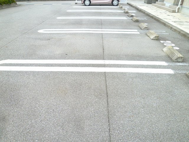 パルテールの駐車場