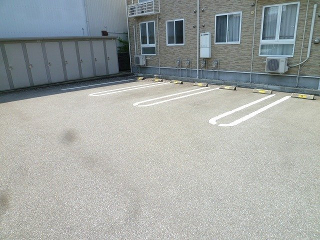 アッシュ６　Ｂの駐車場