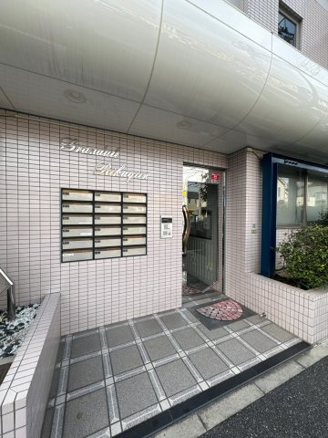 【エントランス】