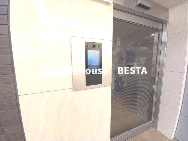 アークメゾン王子公園のエントランス