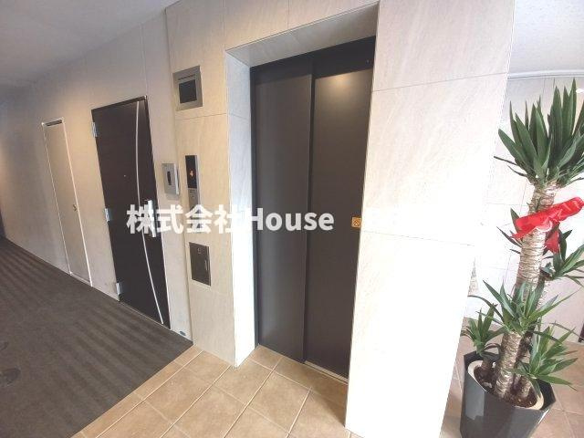 アークメゾン王子公園のロビー