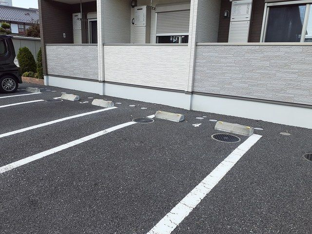 サニーブリッサの駐車場
