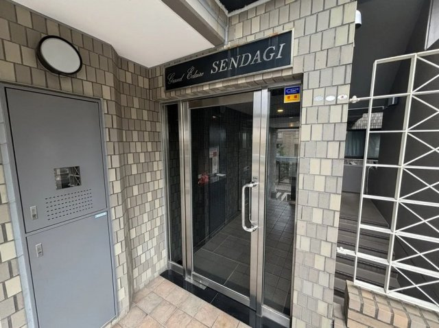【エントランス】