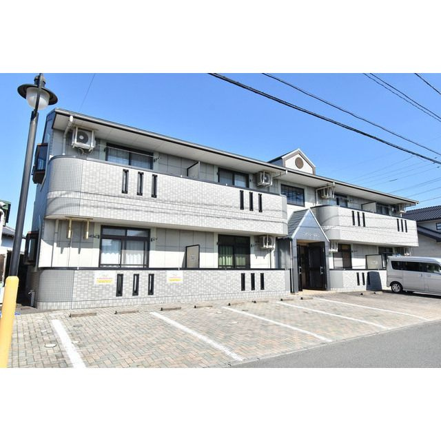 8LEAVESの駐車場