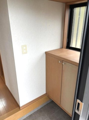 長生郡長生村一松乙　平屋中古戸建の玄関|平成19年4月築　3K平屋　カーポート1台　サーフスポットまで車約5分　ウッドデッキ付