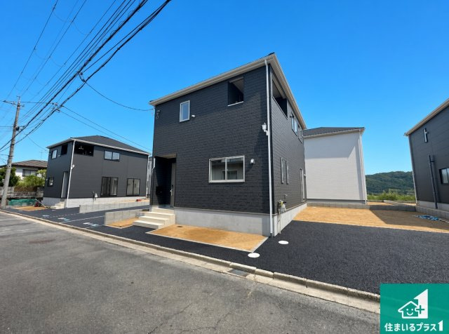●生駒郡平群町若葉台　第1期　新築一戸建ての外観|お客様に長く安心して住んでいだだける事にこだわった家づくり！住んでからのアフターサービスにもしっかりと取り組んでいます！
