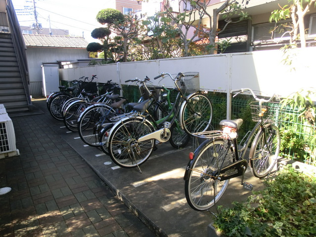 花ハウスのその他共用部分|敷地内自転車置き場。