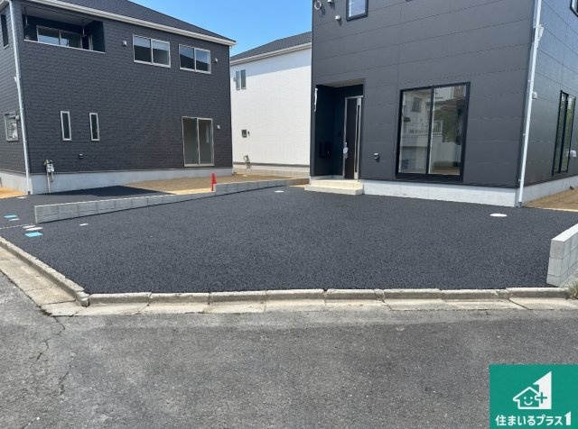 ●生駒郡平群町若葉台　第1期　新築一戸建ての駐車場|駐車スペース！散水栓があるので、こまめに愛車を洗えます！