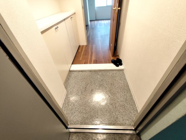 CITY HOUSE ISHIKIの玄関