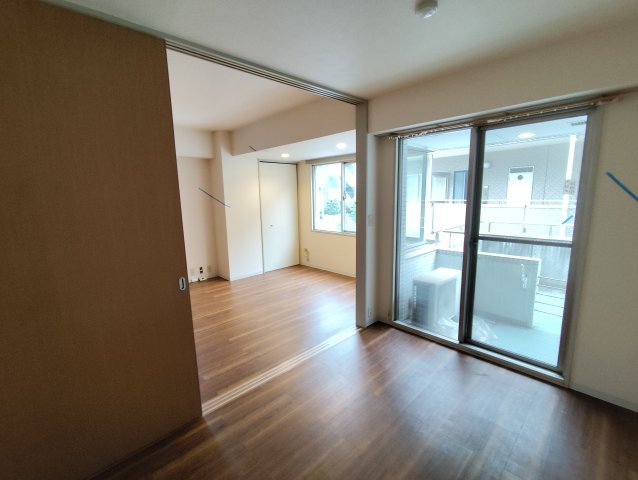 CITY HOUSE ISHIKIの洋室