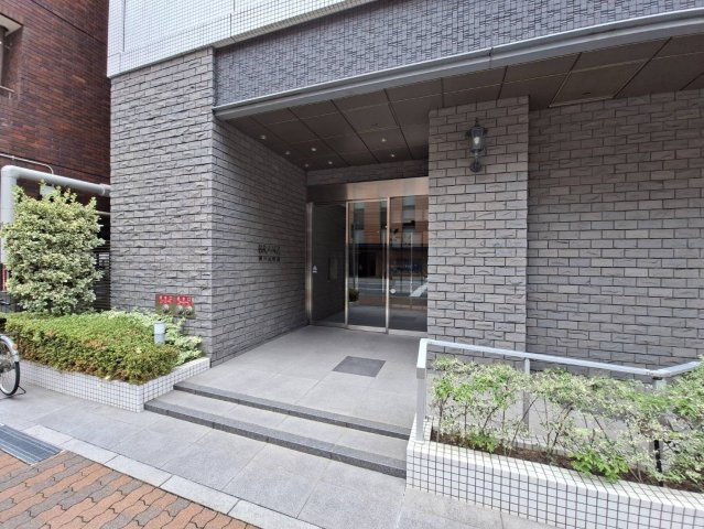 ブランズ神戸元町通のエントランス