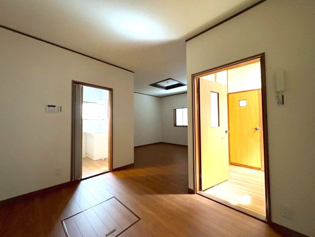 羽曳野市はびきの１丁目の一戸建ての居間・リビング