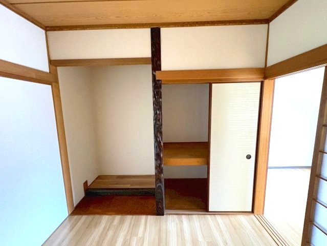 羽曳野市はびきの１丁目の一戸建ての収納