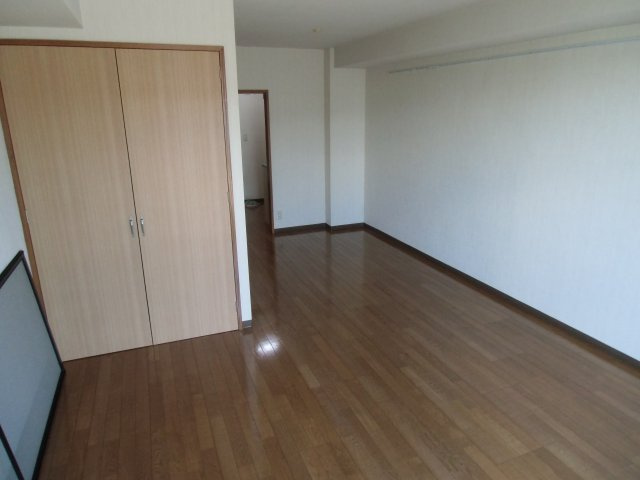 TONBOマンションの洋室|洋室１２帖はお勧めですよ