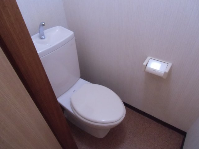 TONBOマンションのトイレ|もちろんバス・トイレ別