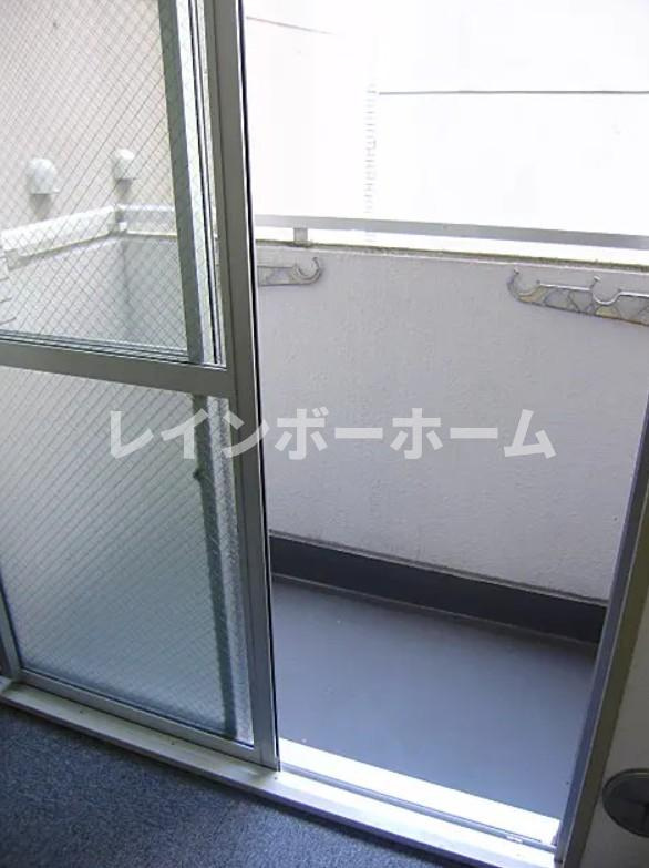 ダイアパレス上野のバルコニー|※別部屋参照写真となります。