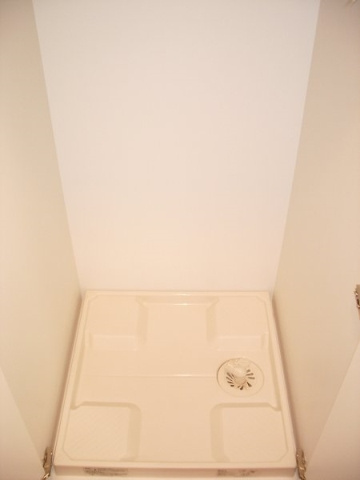 ルーブル鷺宮参番館の設備|室内洗濯機置場（同一仕様写真）