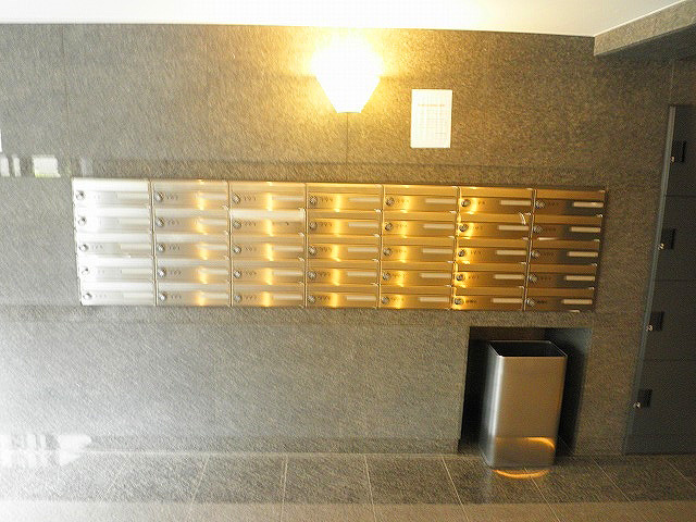 ルーブル鷺宮参番館のその他共用部分|メールボックス