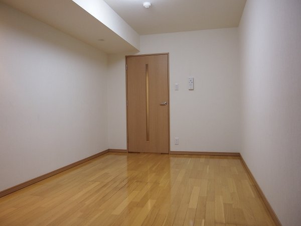 ルーブル鷺宮参番館の寝室|お掃除がしやすいフローリングのお部屋☆（同一仕様写真）