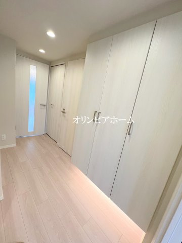 向島パークハイツ第2 　6階　リ　フォーム済　家具付の洋室