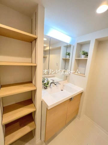 向島パークハイツ第2 　6階　リ　フォーム済　家具付の独立洗面台