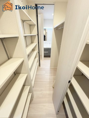 神戸市西区枝吉２丁目　新築戸建　の設備|【ホームページに現地動画掲載中】●年中無休：当日予約可●とても便利な可動棚付きのファミリークローク！