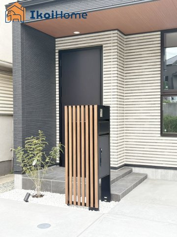 神戸市西区枝吉２丁目　新築戸建　のエントランス|【ホームページに現地動画掲載中】●年中無休：当日予約可●宅配ボックス付きのお洒落なエントランスです！