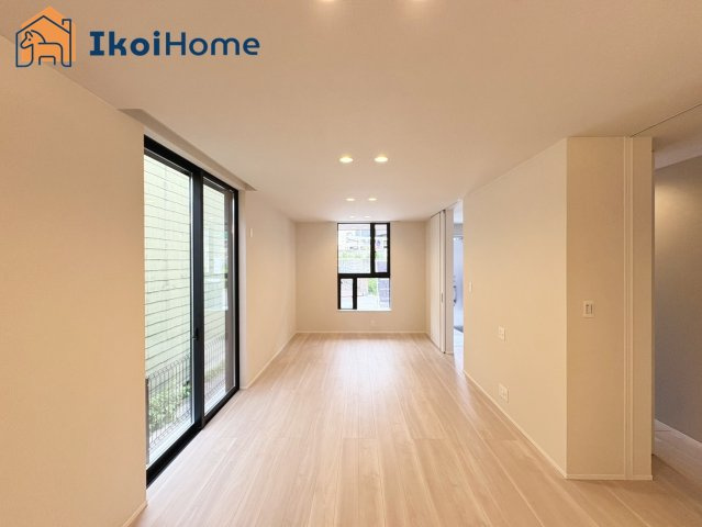 神戸市西区枝吉２丁目　新築戸建　の居間・リビング|【ホームページに現地動画掲載中】●年中無休：当日予約可●長方形で家具を配置しやすい間取り！