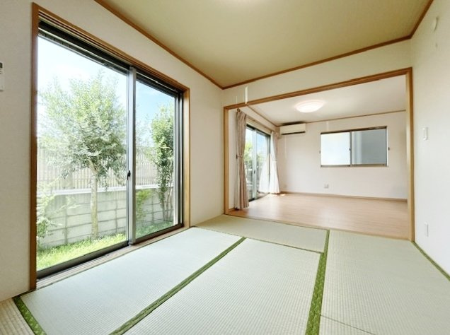 練馬区谷原1丁目の和室|リビング続きの和室はお子様のお昼寝や来客時に便利な一間です
南側に開口部を設けた明るく快適な空間です
