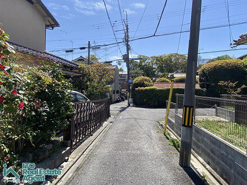 紫野泉堂町 新築戸建 2号地の前面道路含む現地写真