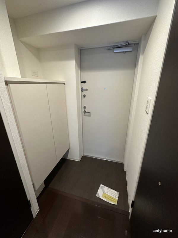 SERENiTE本町エコートの玄関