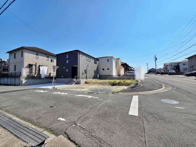 【前面道路含む現地写真】 | 知多市梅が丘第5　3号棟【仲介手数料0円】