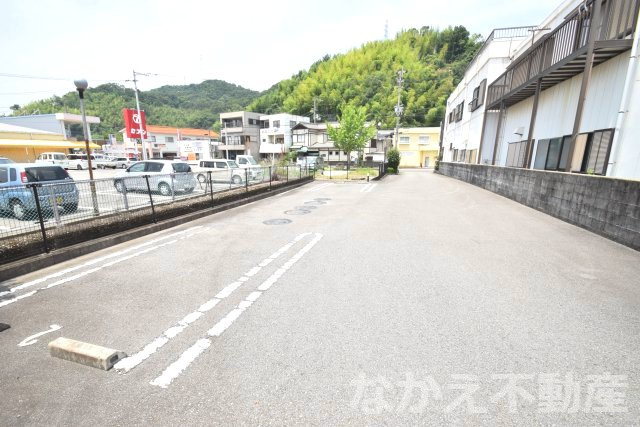 【駐車場】 | 車をお持ちの方に嬉しい駐車場付きの物件です