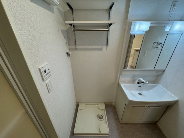 カーサ・セイスＢの内装|室内洗濯機置場