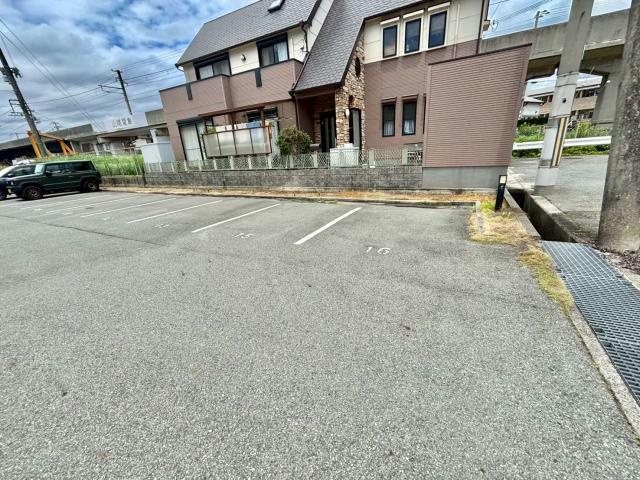 グランシャリオの駐車場