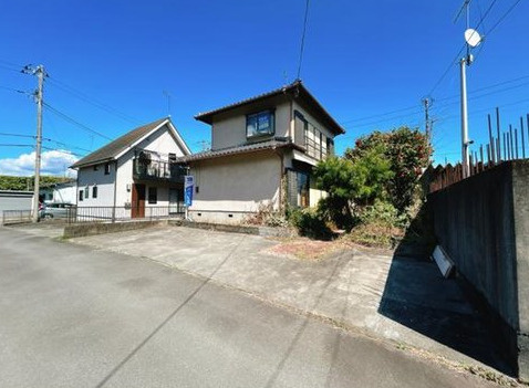 売中古戸建　富士宮市山本の前面道路含む現地写真