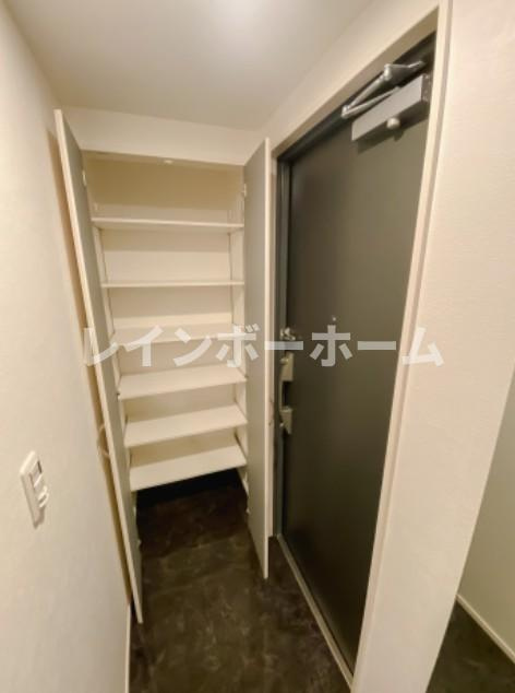 リブレスト篠崎の玄関