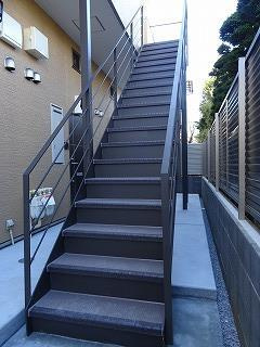 川崎市多摩区宿河原１丁目のアパートのエントランス