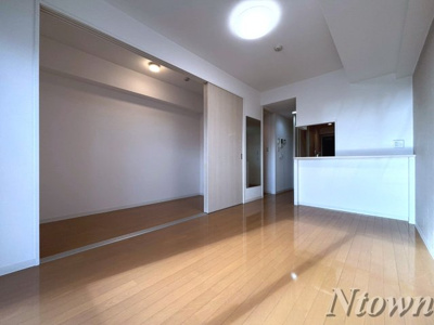 【居間・リビング】 | ハーモニーレジデンス名古屋今池 | こちらのリビングで趣味の時間をお楽しみください