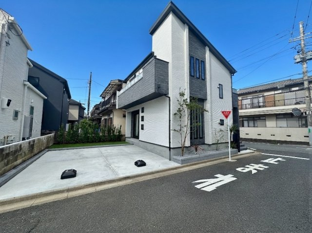 練馬区西大泉2丁目 限定1棟の区画図|建物面積93.98m2 開放感あふれる角地に誕生します
ゆとりある敷地
2階建て4LDK+カースペース2台